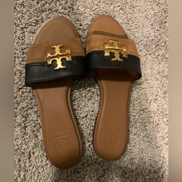 Tory Burch Leather Sandal. Comes with original bag and box. - Picture 2 of 3